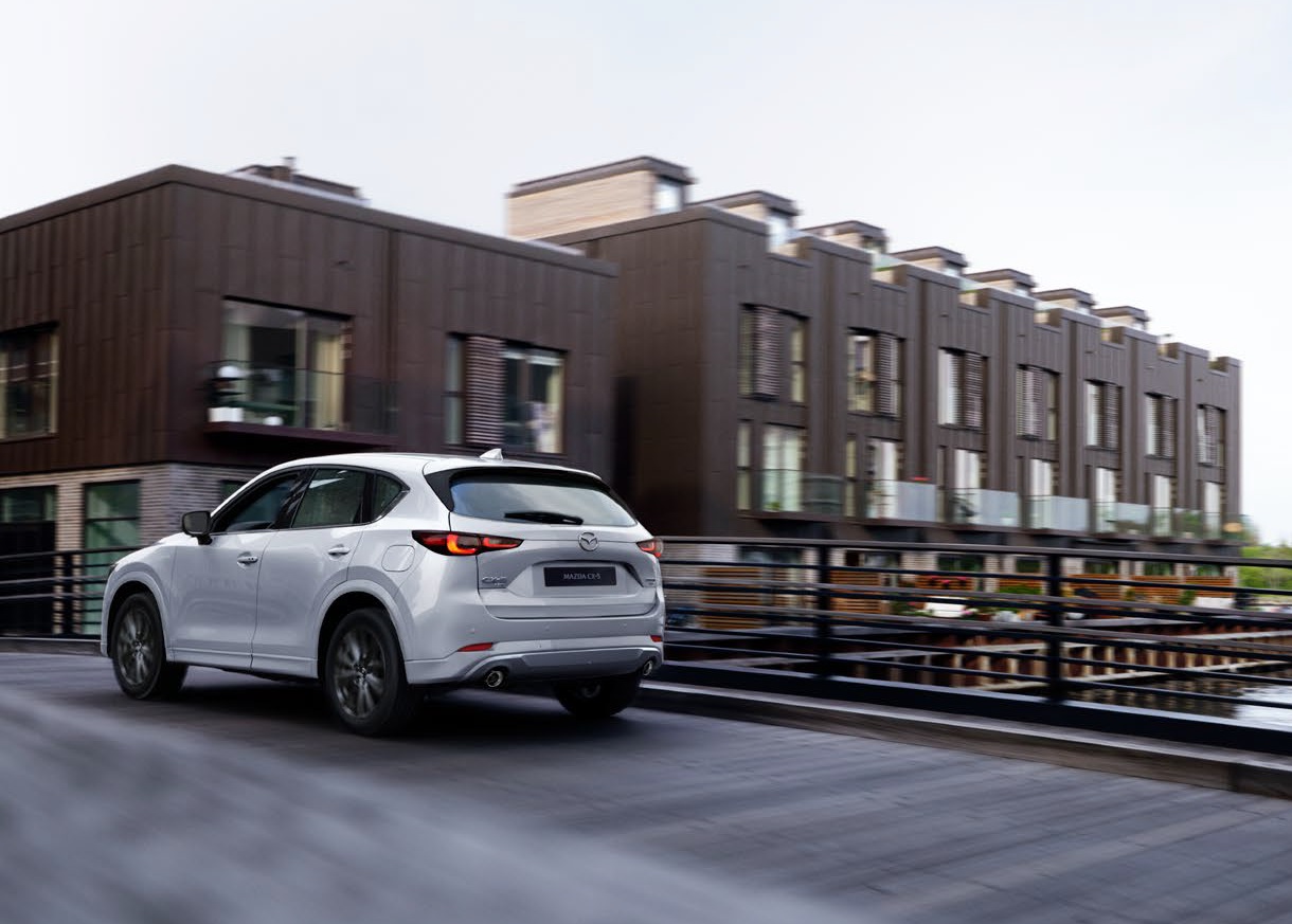 Cx 5 White Rear
