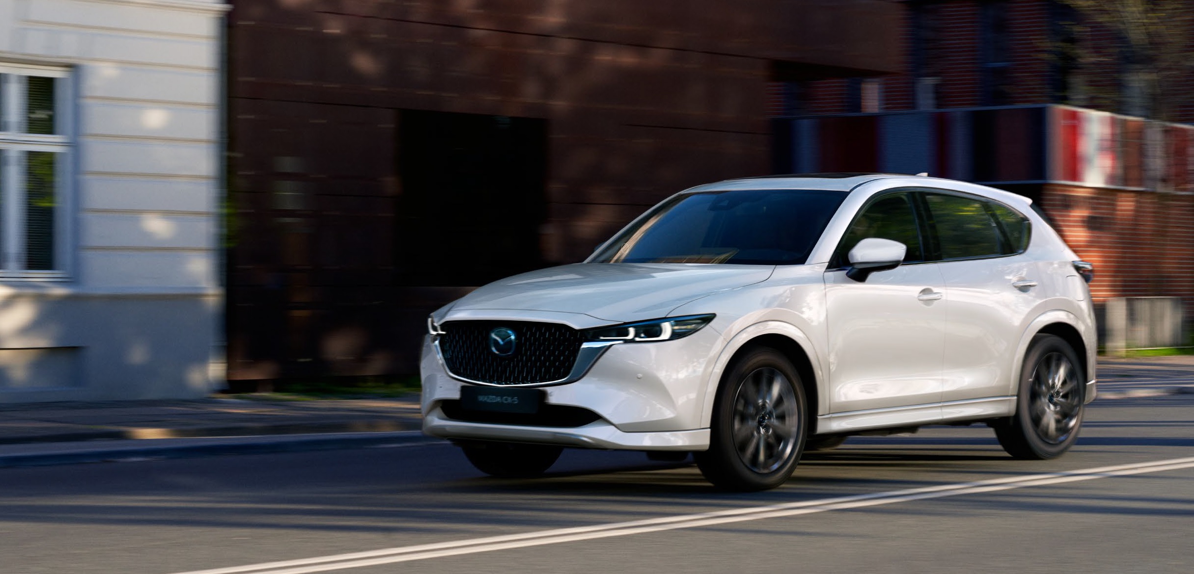 Cx 5 White Motion